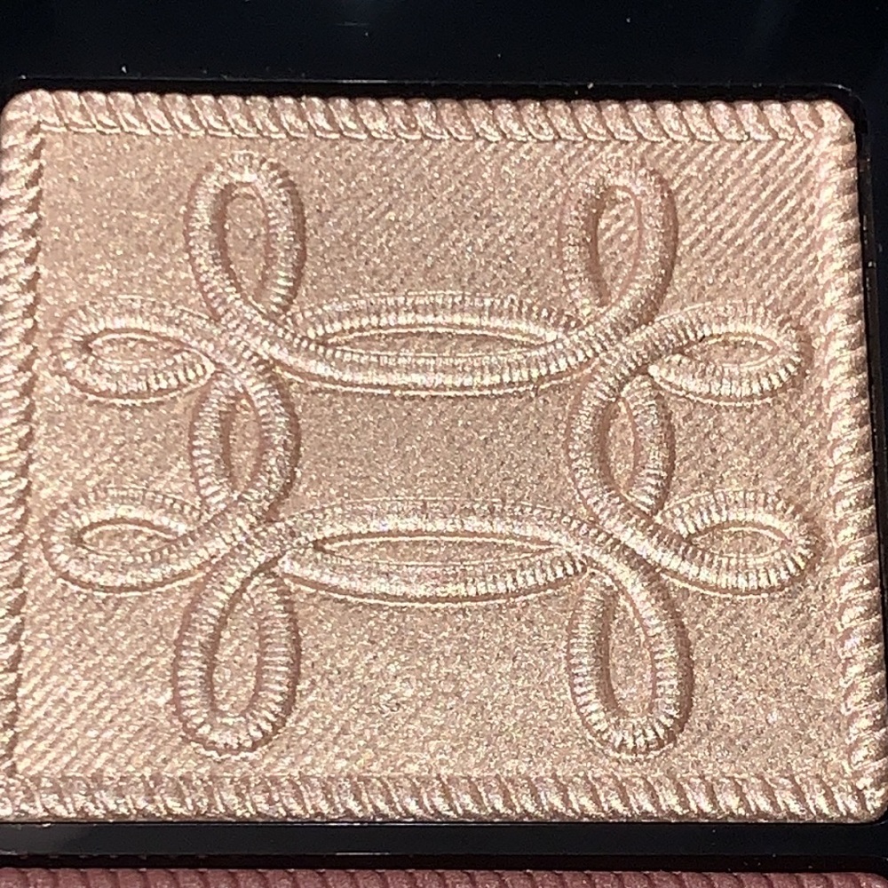 Nutcracker Sweet Copper Face Compact Extra Dimension Skinfinish MAC Highlighter - Picture 7 of 16